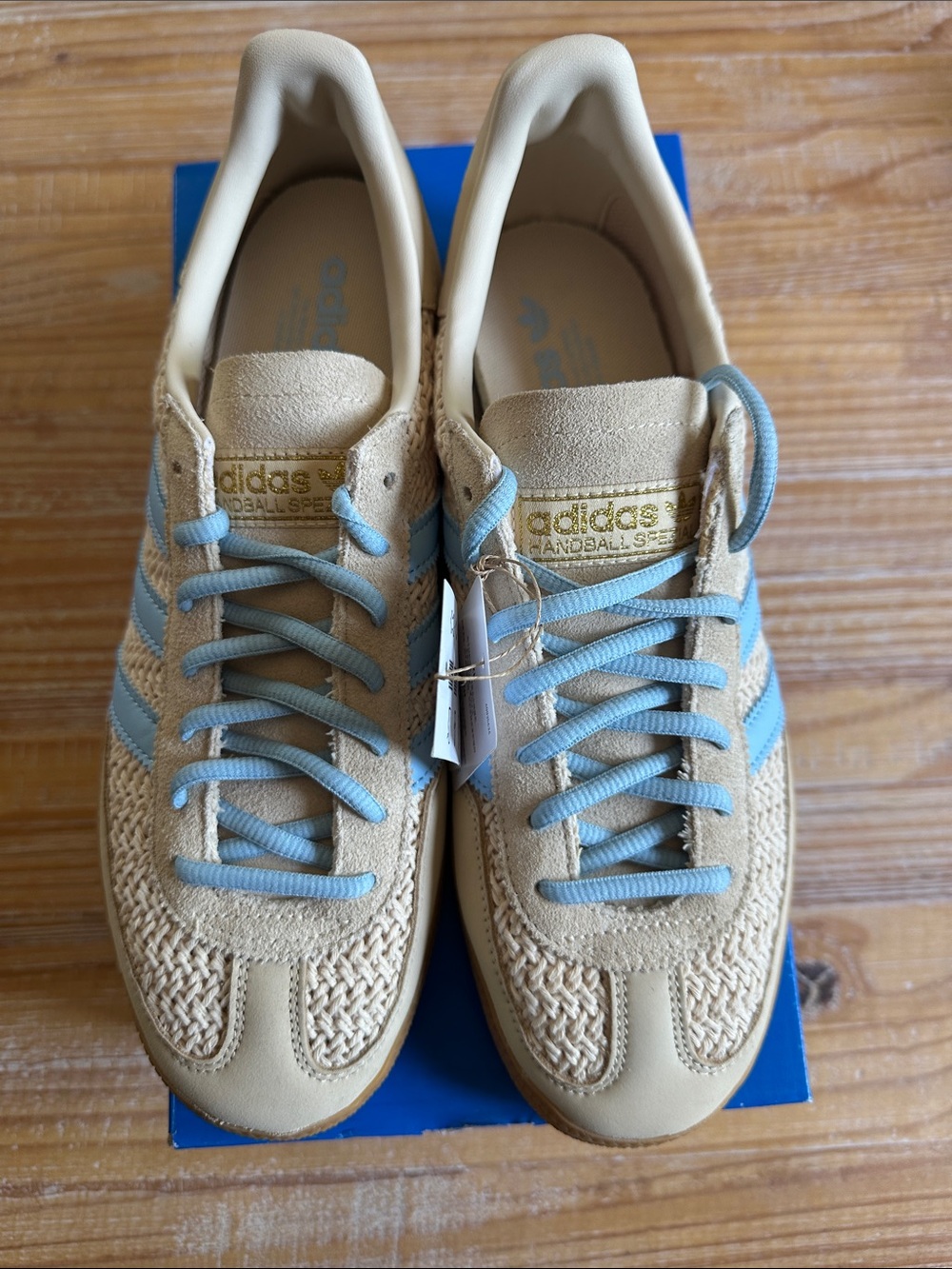 ADIDAS Handball Spezial Women’s 9.5 WOVEN upper with Light Blue Stripes NWT - Picture 5 of 7